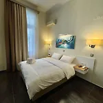 Augustos 3*