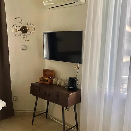 Augustos 3* سالونيك