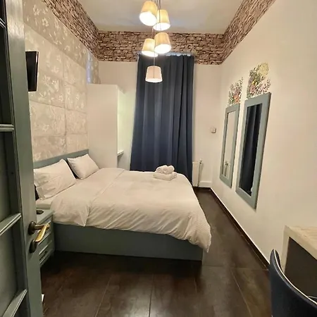 Augustos 3* سالونيك