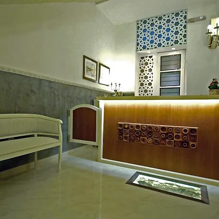 Hotel Augustos 3*