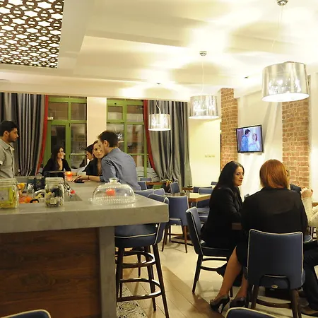 Hotel Augustos 3*