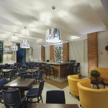 Hotel Augustos 3*