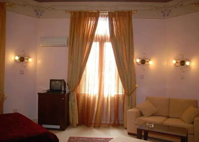Augustos Hotel